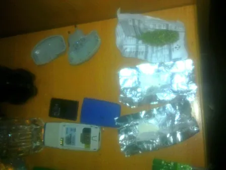 Протягом тижня до Хмельницького слідчого ізолятора намагалися тричі передати заборонені предмети та речовини — фото 1