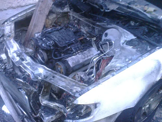 У Новій Ушиці вночі хтось підпалив автомобіль — фото 1