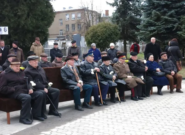Сьогодні у обласному центрі вшанували пам'ять визволителів Хмельницького — фото 1