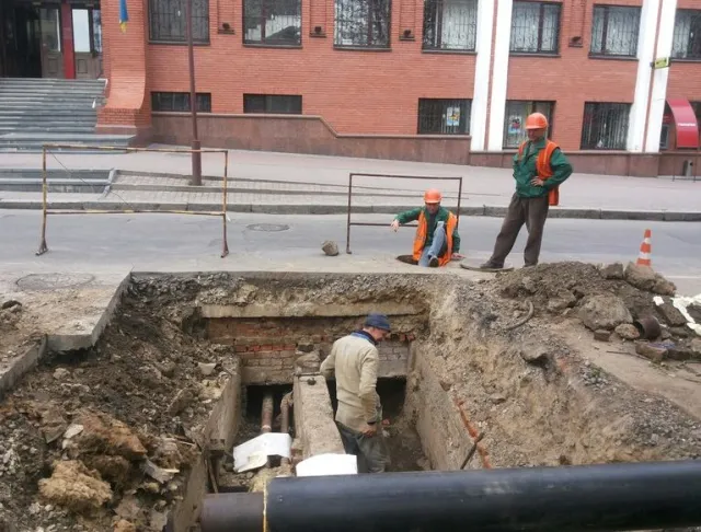 Хмельницькі комунальники активно готуються до зимової експлуатації тепломереж — фото 3