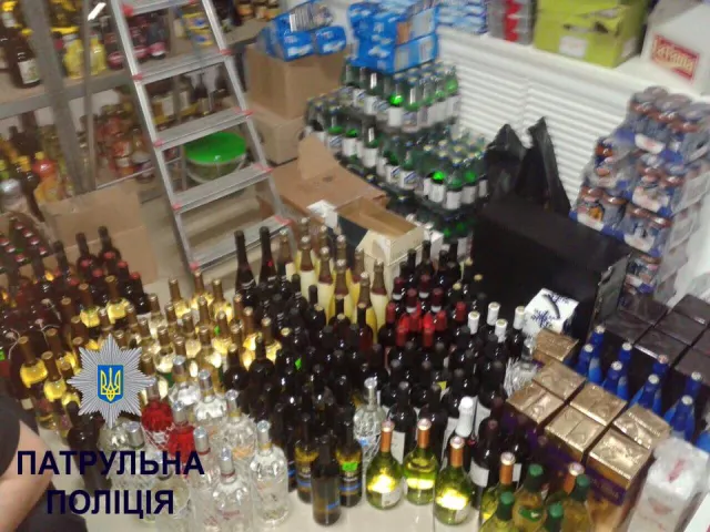 В магазине на проспекте Мира изъяли незаконного алкоголя на 400 тыс. грн. — фото 1