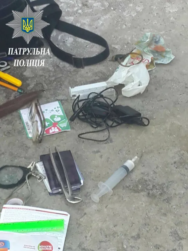 Полицейские обнаружили в хмельничанина шприц с неизвестным содержанием — фото 1