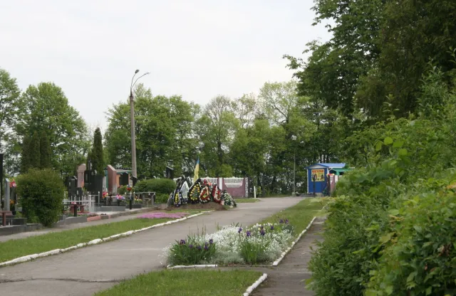 У Хмельницькому встановлять пам'ятники на могилах воїнів АТО — фото 2