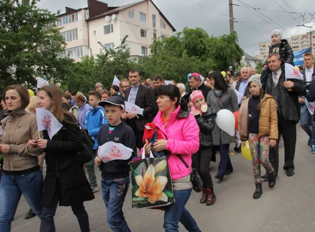 У Хмельницькому відбувся "Марш сім'ї" — фото 9