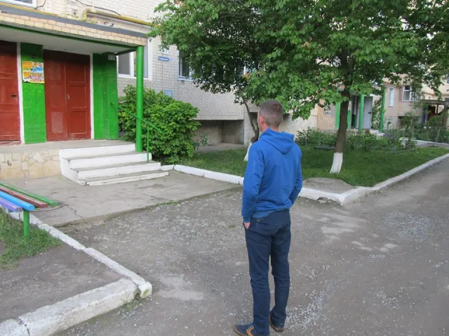Троє хмельничан викрадали цінні речі з коридорів чужих помешкань. Двом із них по 22 роки, третьому - 12 — фото 1