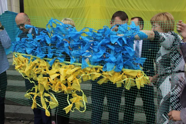 У місті нагородили випускників шкіл золотими та срібними медалями — фото 14