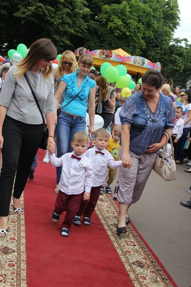 На параді близнят встановили новий рекорд — фото 12