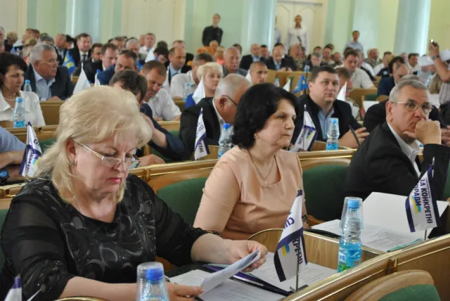 Першим заступником голови обласної ради стала Неоніла Андрійчук, заступником обраний Валерій Лесков — фото 2