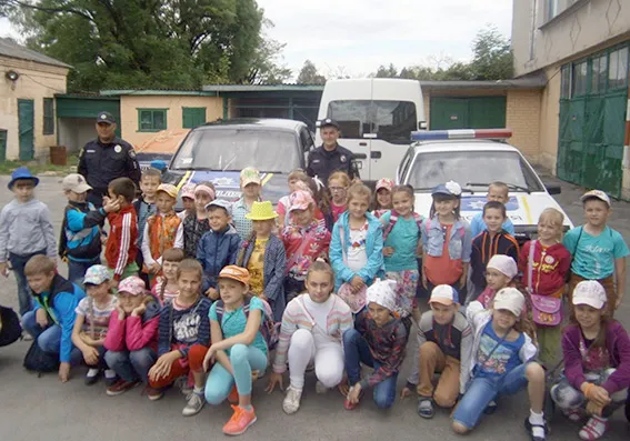 Школярі завітали на «Дні відкритих дверей» до поліцейських відділків — фото 1