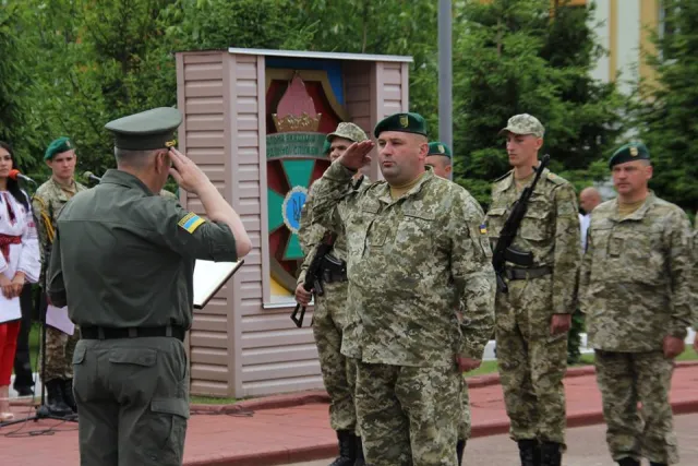 У Хмельницькому близько 500 солдатів-прикордонників склали військову присягу — фото 12