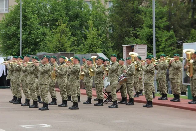 У Хмельницькому близько 500 солдатів-прикордонників склали військову присягу — фото 5