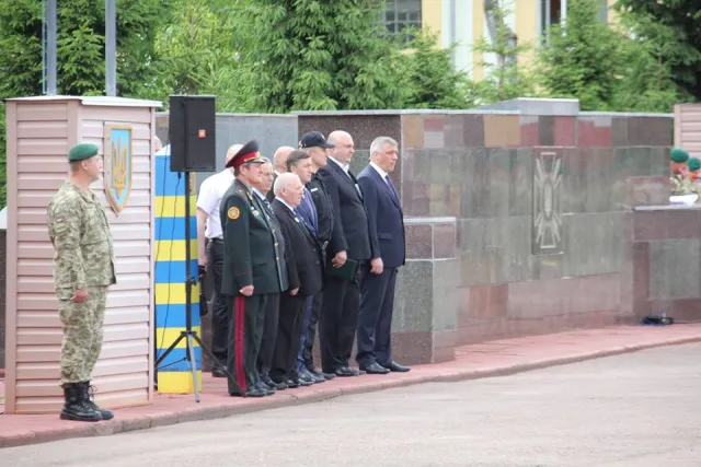 У Хмельницькому близько 500 солдатів-прикордонників склали військову присягу — фото 7