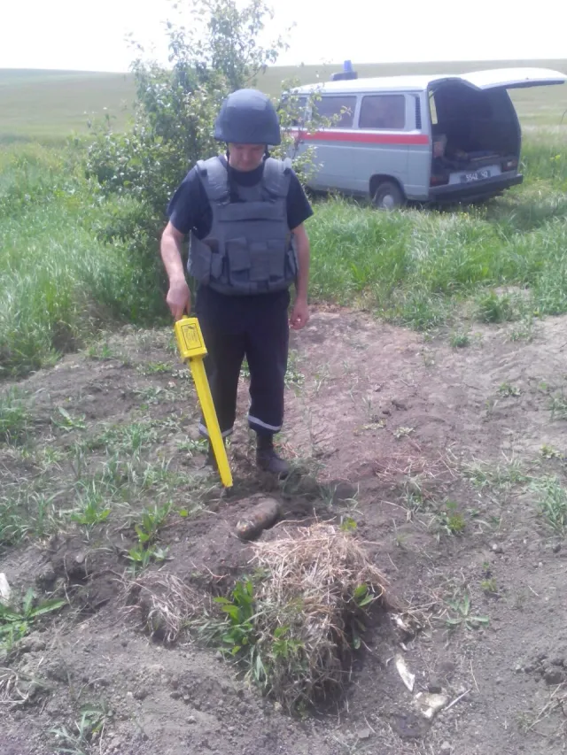 На Хмельниччині сапери знищили три артилерійських снаряди часів Другої світової війни — фото 1