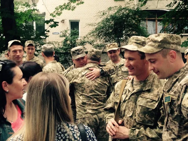 Чергова група військових з Кам'янця-Подільського вирушила в зону АТО — фото 2