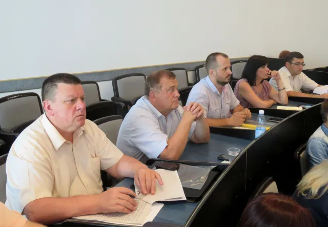 На засіданні виконкому підсумували діяльність освітньої та медичної галузей — фото 1