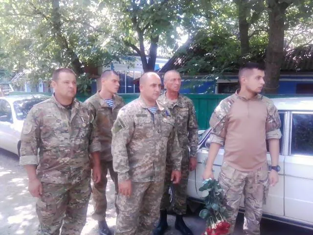 На Хмельниччину доставили тіло загиблого в квітні бійця АТО — фото 8