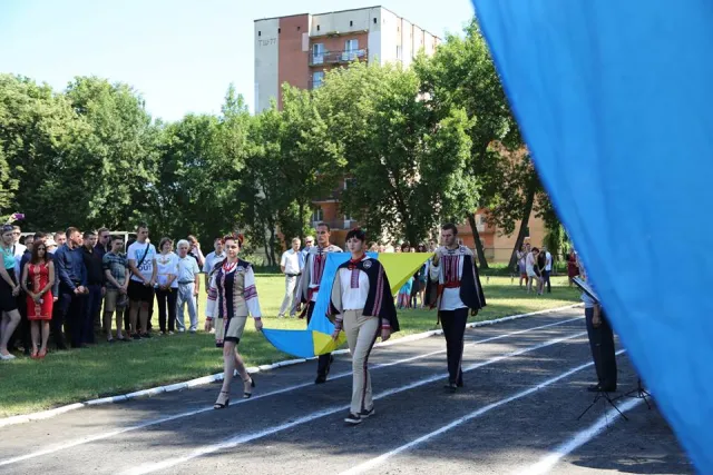 В Хмельницькому національному університеті вручили дипломи випускникам — фото 11
