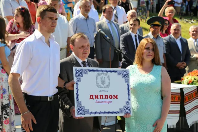 В Хмельницькому національному університеті вручили дипломи випускникам — фото 7