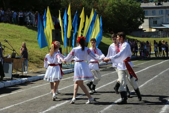 В Хмельницькому національному університеті вручили дипломи випускникам — фото 9