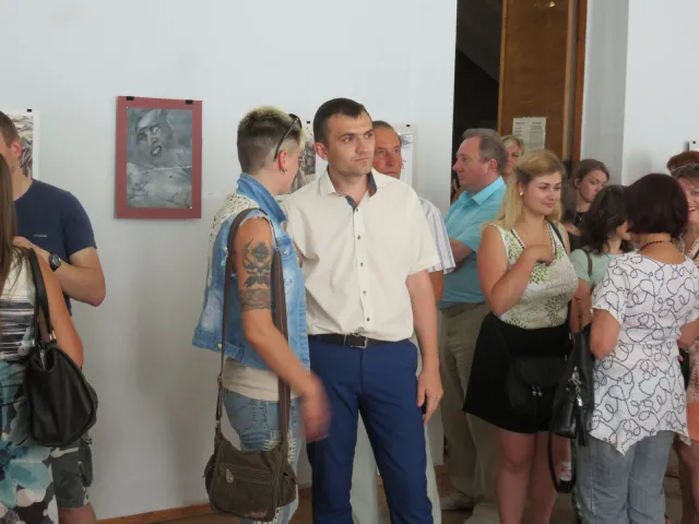 У художньому музеї презентували виставку «Буремна Україна» — фото 2