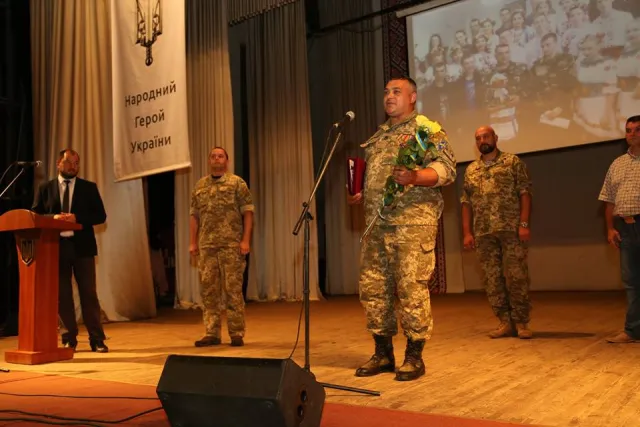У Хмельницькому пройшла церемонія вручення нагород «Народний Герой України» — фото 2