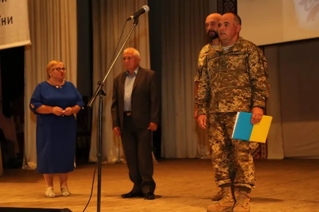 У Хмельницькому пройшла церемонія вручення нагород «Народний Герой України» — фото 13