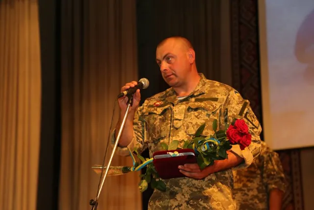 У Хмельницькому пройшла церемонія вручення нагород «Народний Герой України» — фото 4