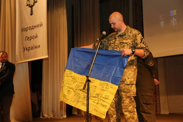 У Хмельницькому пройшла церемонія вручення нагород «Народний Герой України» — фото 10
