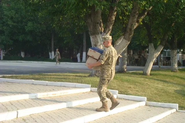 Військовослужбовці з Кам'янця-Подільського знову вирушили в зону АТО — фото 3