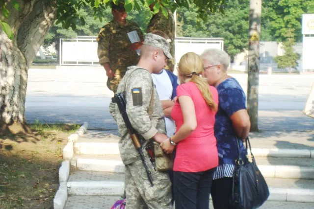 Військовослужбовці з Кам'янця-Подільського знову вирушили в зону АТО — фото 5