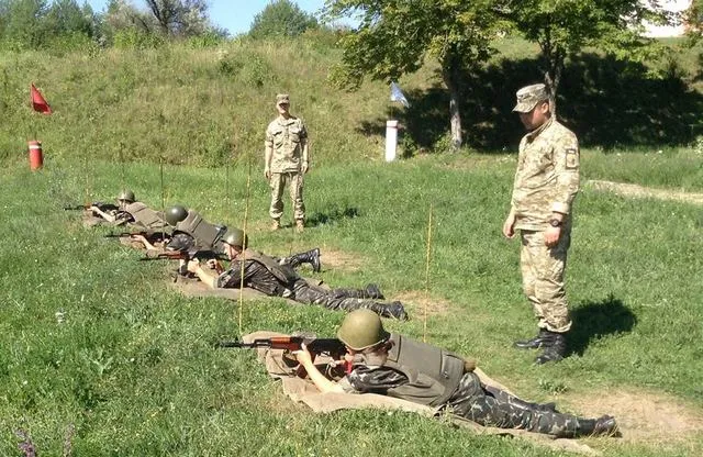 В Каменце-Подольском более 200 студентов приняли участие в учебно-полевом сборе на полигоне — фото 2