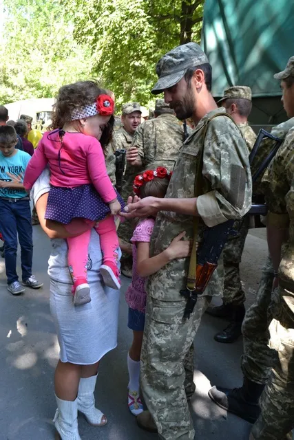 До Кам'янець-Подільського Центру розмінування повернулася група саперів після перебування в зоні бойових дій — фото 3