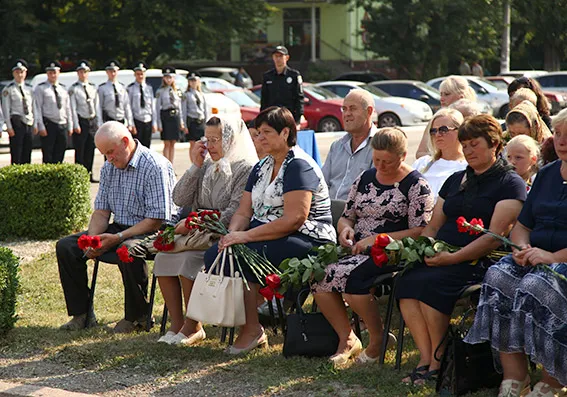 В Хмельницком почтили память 34 погибших правоохранителей — фото 10