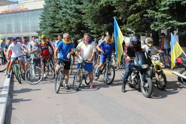В Волочиске участники велопробега по случаю Дня Независимости Украины преодолели 25 километров — фото 4