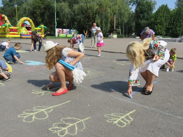 В парку ім. Чекмана маленькі хмельничани малювали рідну країну — фото 9