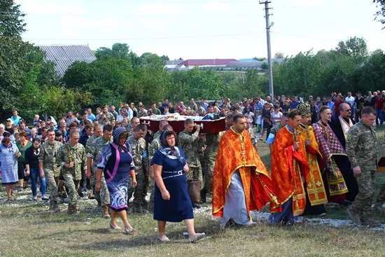 На Хмельниччині попрощалися із 20-річним учасником АТО — фото 2