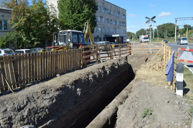 У Хмельницькому продовжуються ремонтні роботи з відновлення мереж водопостачання та водовідведення — фото 2