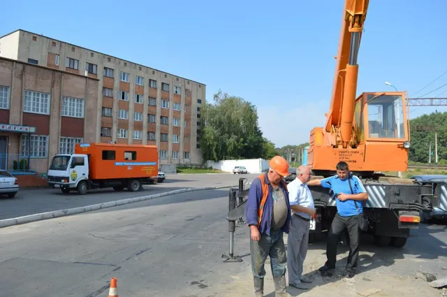По вулиці Красовського триває реконструкція водопроводу — фото 1