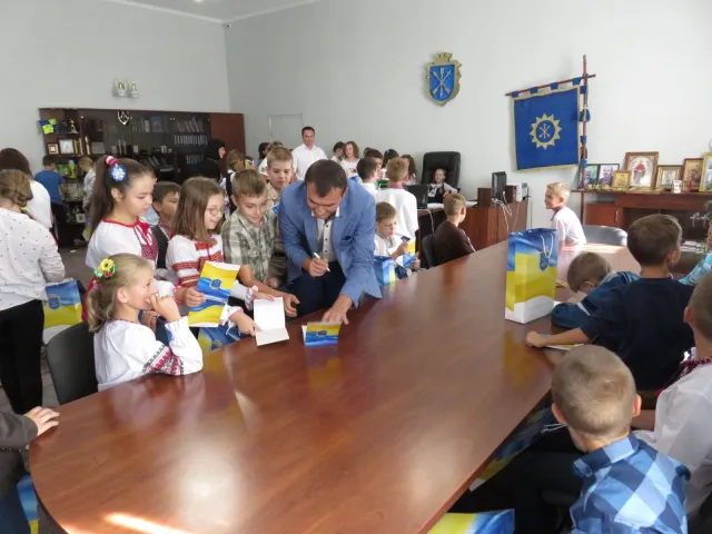 Школярі завітали на екскурсію до Хмельницької міської ради — фото 14