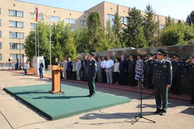В Хмельницком 242 курсанты Национальной академии Государственной пограничной службы приняли Военную присягу — фото 1