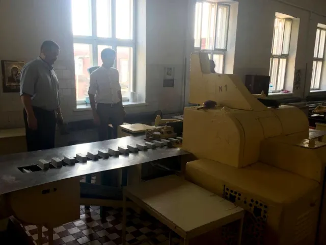 Працівники міської ради з робочим візитом відвідали Хмельницьку кондитерську фабрику — фото 2