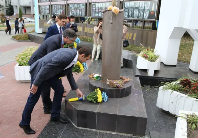 Посол Канады в Украине Роман Ващук посетил Хмельницкий — фото 5