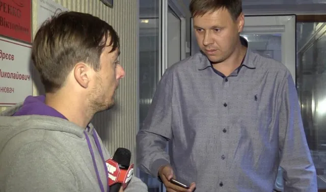 Депутат Хмельницкого областного совета напал на журналистов — фото 2