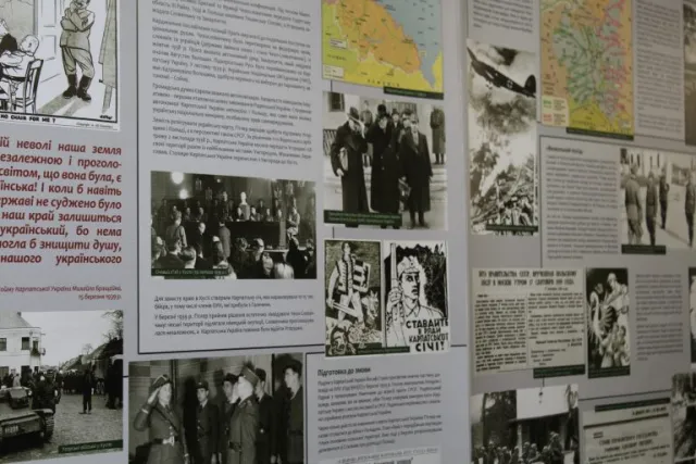 У місті відбулося відкриття виставки «Україна у Другій світовій війні» — фото 1
