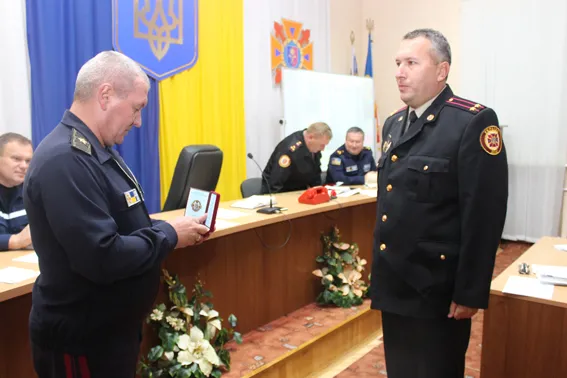 Кращих рятувальників Хмельниччини відзначили грамотами та нагородами — фото 1
