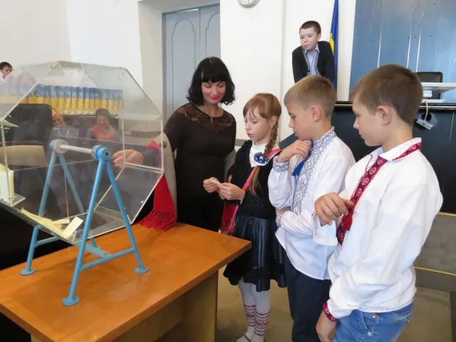 Учні п’ятих класів ЗОШ №25 завітали на екскурсію до Хмельницької міської ради — фото 11