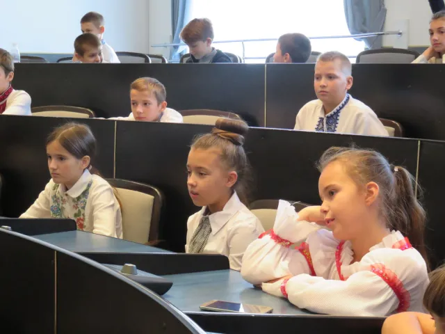 Учні п’ятих класів ЗОШ №25 завітали на екскурсію до Хмельницької міської ради — фото 3