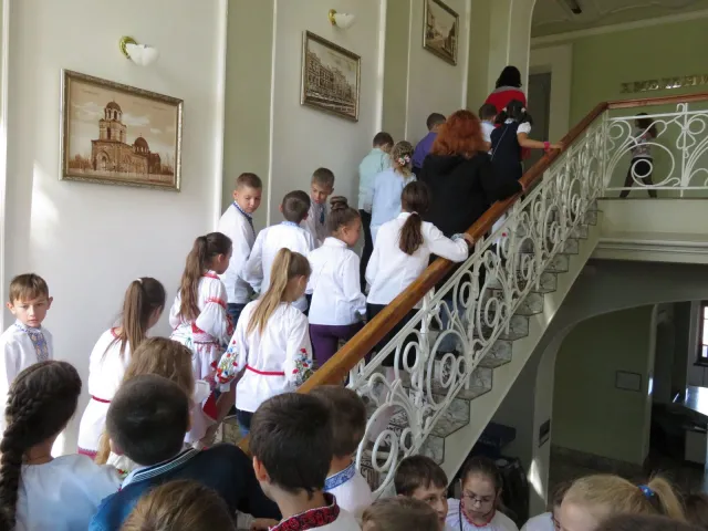 Учні п’ятих класів ЗОШ №25 завітали на екскурсію до Хмельницької міської ради — фото 8