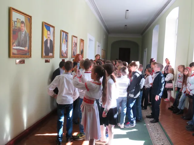 Учні п’ятих класів ЗОШ №25 завітали на екскурсію до Хмельницької міської ради — фото 9