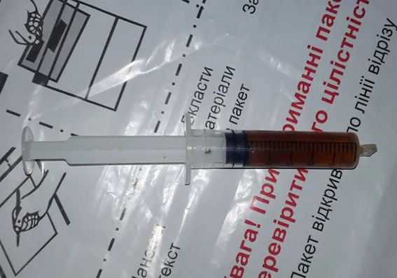 В зоні АТО службова собака Тессі з Хмельницького допомогла знайти наркотики у хлібі — фото 1
